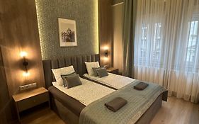 Revay 20 Suites By Corall