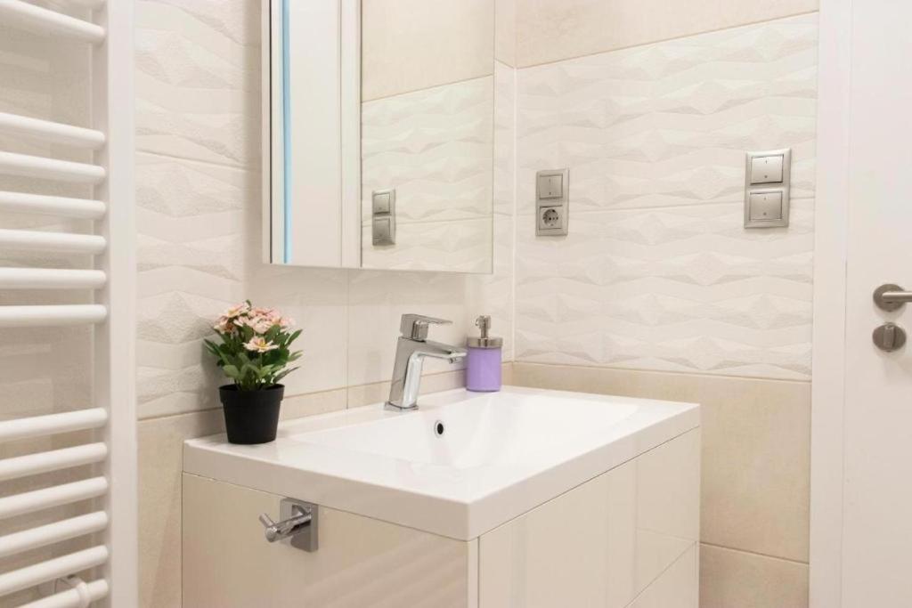 Revay 20 Suites By Corall Βουδαπέστη Εξωτερικό φωτογραφία